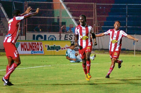 Corazón Rojo, presente Azul