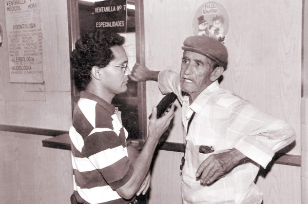 Director de EL HERALDO recibe el Álvaro Contreras