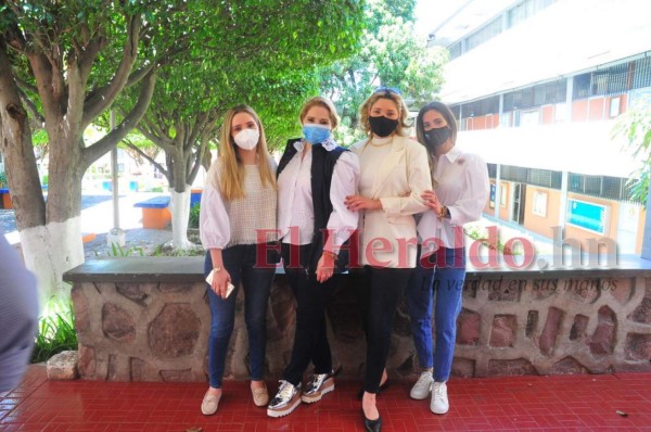 Nasry 'Tito' Asfura acude a votar en compañía de sus bellas hijas y su esposa (FOTOS)&nbsp;&nbsp;