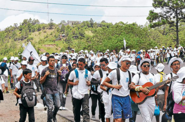 Culmina peregrinación juvenil exigiendo una sociedad más justa