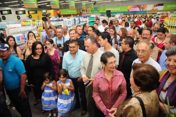 Supermercados La Colonia inaugura nueva tienda en Tela
