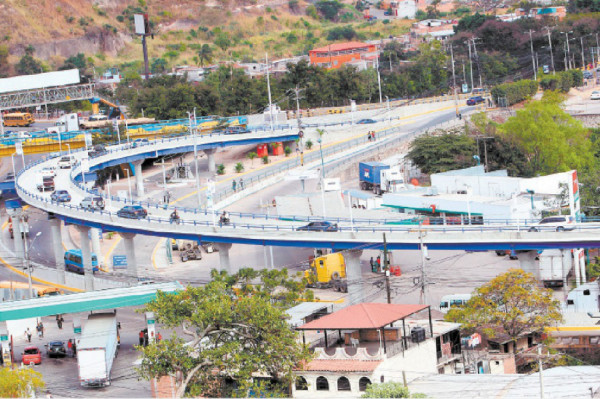 Inauguran el paso aéreo Ricardo Álvarez