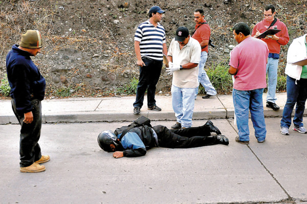 Matan guardia de seguridad y le roban la motocicleta