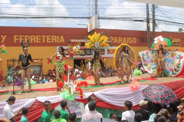 Diversión y belleza presente en la Feria Juniana de El Paraíso