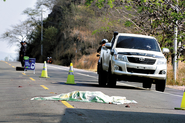 Atropellado por un carro muere hombre