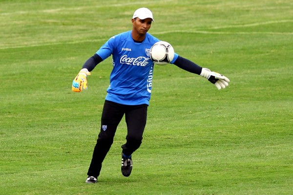 La experiencia de Donis o el gran momento de Buba... ¿Qué pesa más en el arco de la Selección de Honduras?