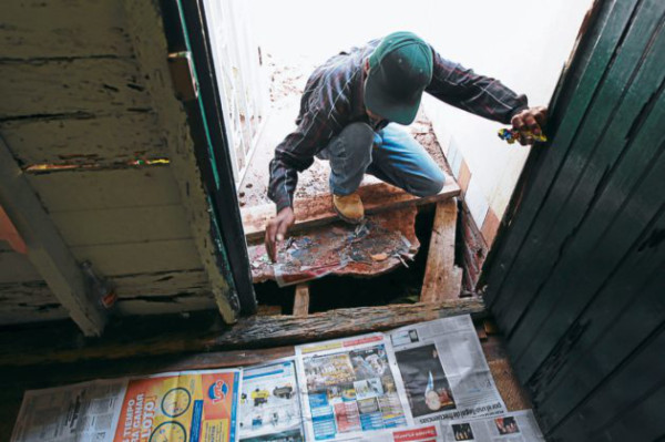 Lluvias colapsan tubería madre que inunda siete viviendas