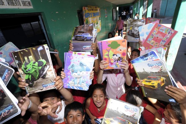 Maratón del saber lleva alegría a la aldea La Cañada de la capital de Honduras