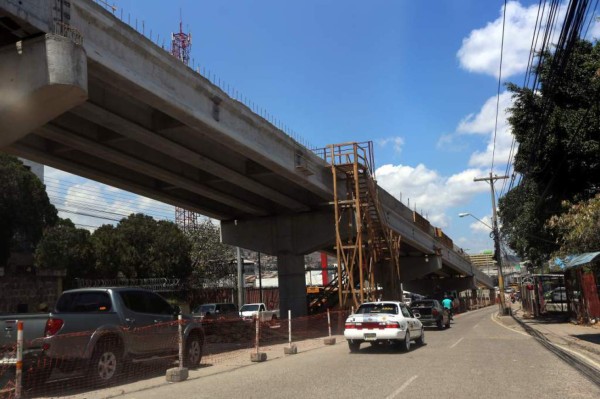 Cerrado el paso vehicular desde el IHSS hasta el barrio La Bolsa