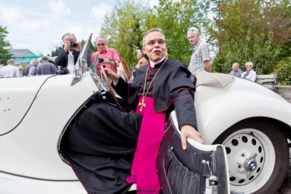 Papa acepta renuncia de obispo alemán derrochador