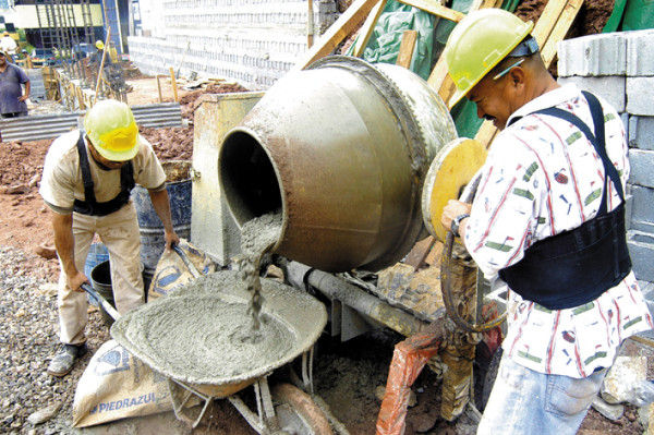 Posponen congelamiento al precio del cemento