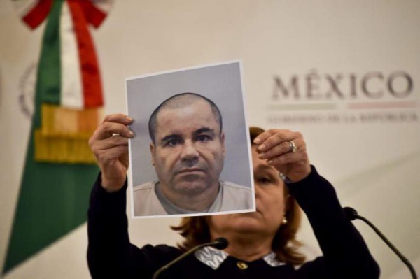 Caen funcionarios carcelarios por fuga del 'Chapo'
