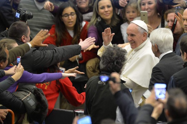 Papa Francisco condena sufrimiento de inmigrantes