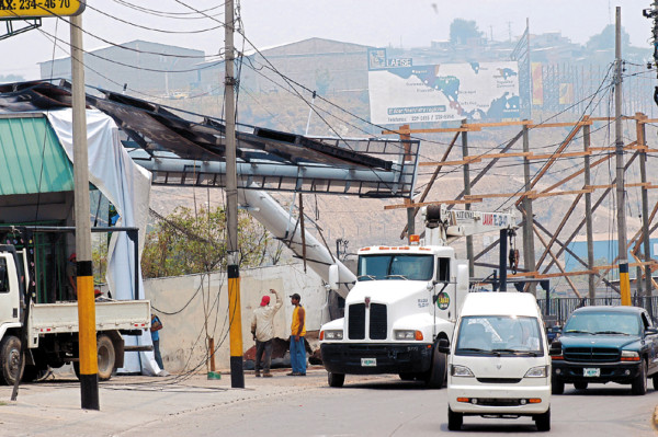 Alerta por fuertes vientos en la capital