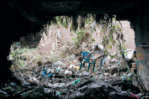 Basura fue la causa de inundaciones