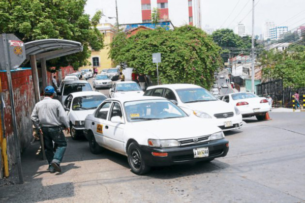 Acuerdan rebaja de 50 centavos a tarifa del transporte urbano