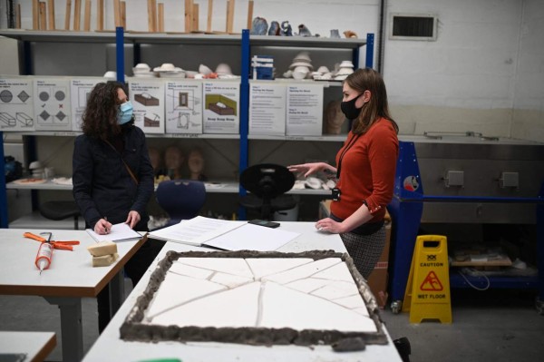 EEUU considera reducir a un metro la distancia social por el covid