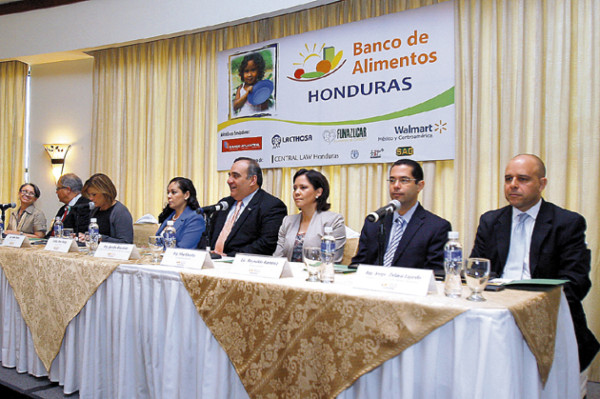 Anuncian banco de alimentos para ayudar a los pobres