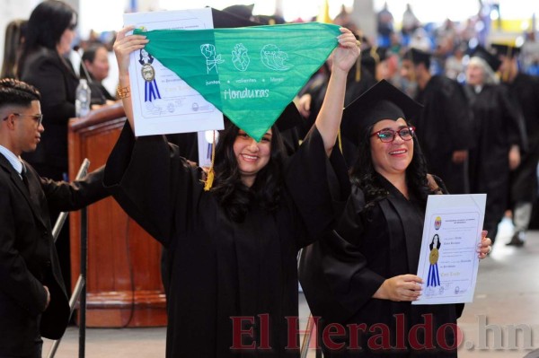 FOTOS: UNAH gradúa 1,321 nuevos profesionales en solemnes ceremonias