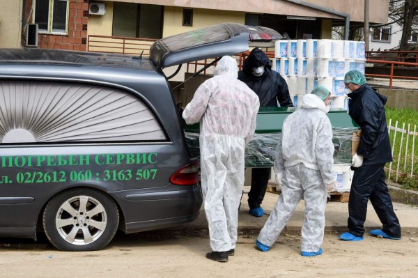 FOTOS: Estados Unidos supera a China en muertes por Covid-19