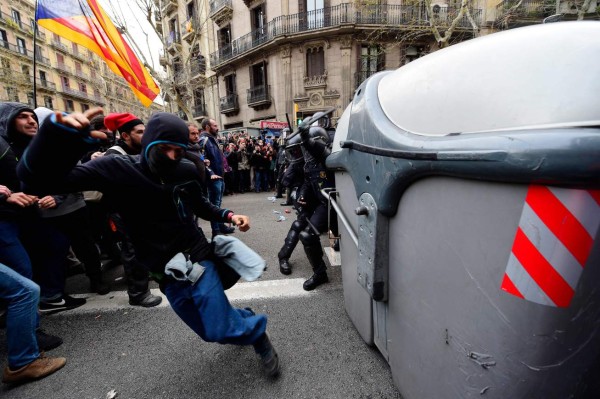 FOTOS: Protestas en Cataluña tras el arresto del expresidente Carles Puigdemont en Alemania