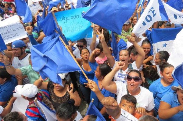 Nacionalistas marchan en Tegucigalpa y Comayagua