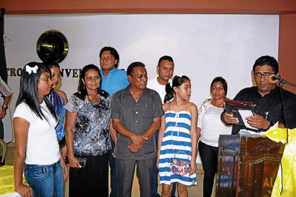 Periodista de HRN en Choluteca recibe galardón