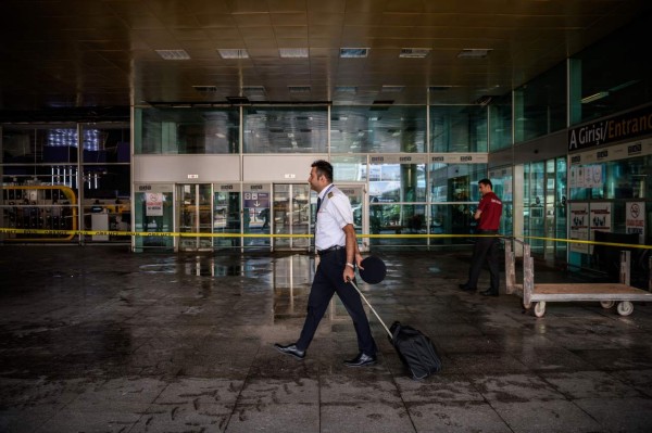 Turquía detiene a 13 sospechosos después del atentado de Estambul