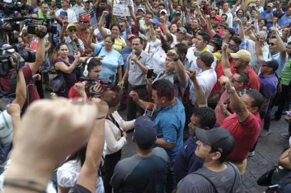 FOTOS: La capital, epicentro de caóticas escenas durante violentas protestas