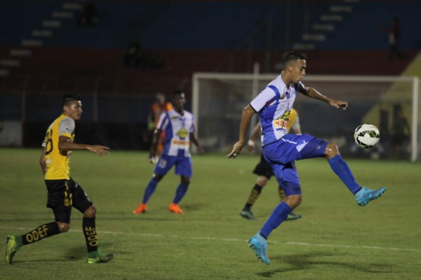 Real España rescata un punto ante Victoria