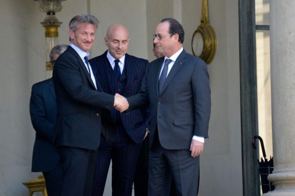 Francia condecora a Sean Penn
