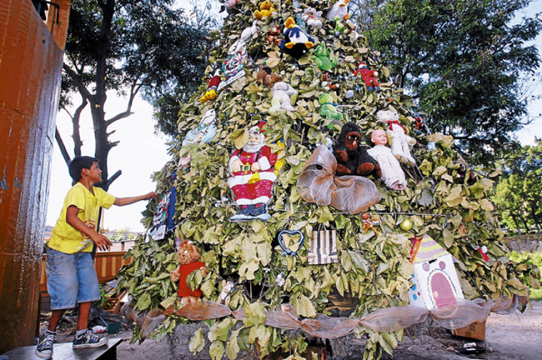 Espíritu navideño en la primera avenida