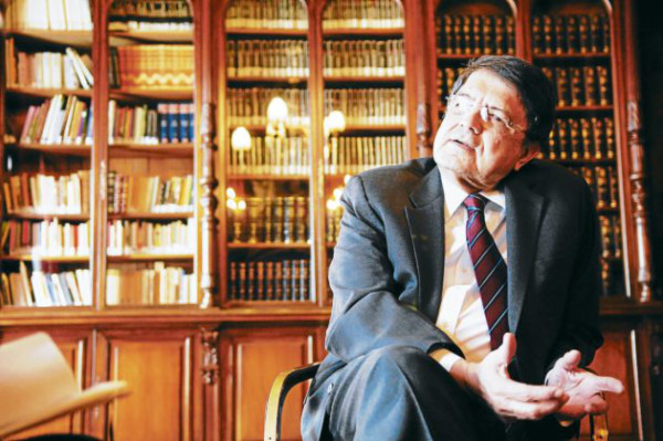 'El escritor tiene compromiso más allá de su vida”