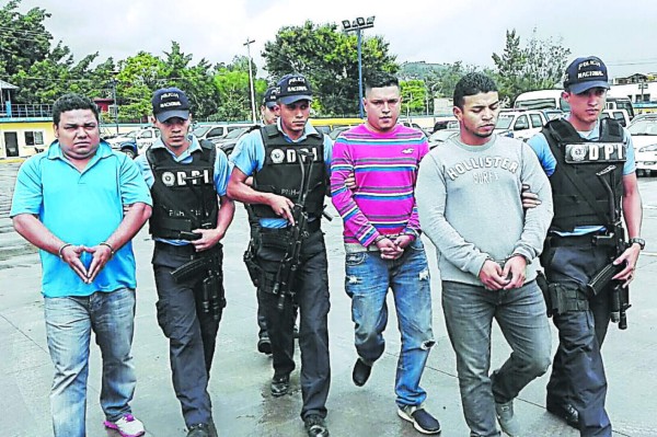 Cae presunta banda del 'Vampi”, atracadores de pasajeros de taxis