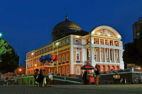 De la fiebre del caucho al París de los trópicos