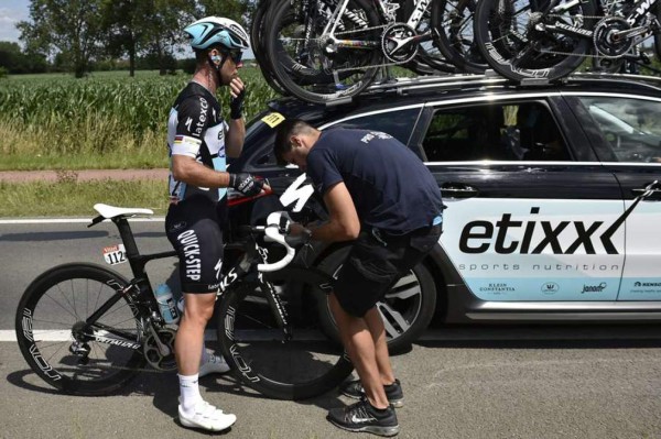 Caída colectiva en tercera etapa del Tour de Francia