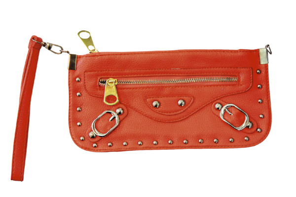 El clutch, sobrio y elegante accesorio