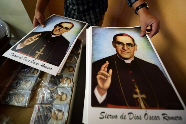 Monseñor Romero será santo por la vía del martirio