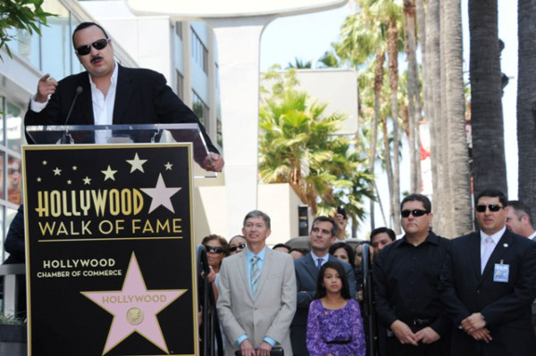 Pepe Aguilar ya tiene su estrella en el Paseo de la Fama