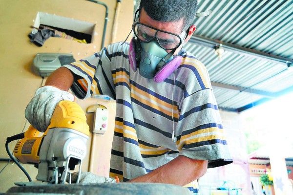 El arte de embellecer reciclando llantas