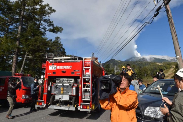 Temen más de 30 muertos tras erupción volcánica