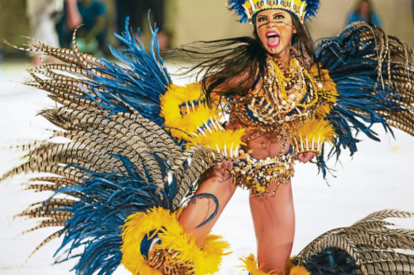 Una fiesta al aire libre en honor al buey