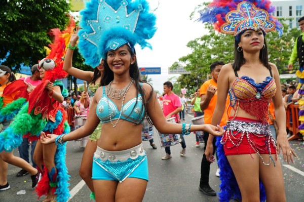Chicas irradiaron belleza en la Feria Juniana de San Pedro Sula
