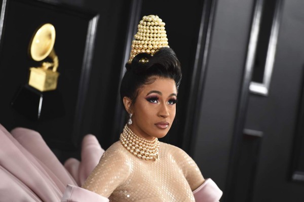El extravagante vestido de Cardi B en los premios Grammy 2019