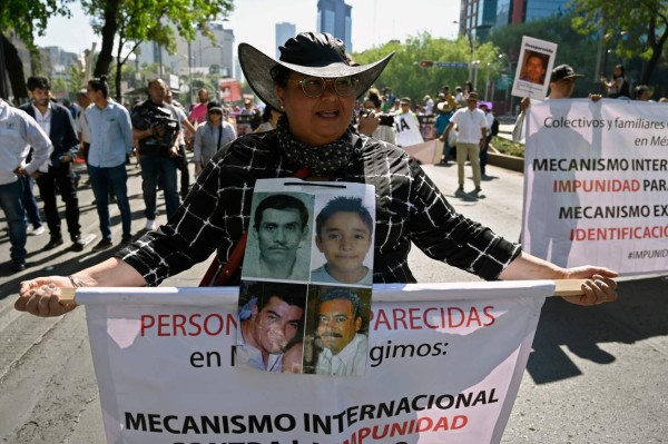 'Lucha y no fiesta': Las protestas en el Día de las Madres en México