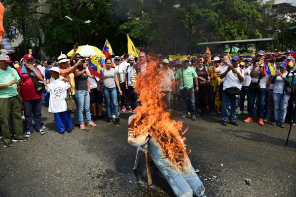 Las imágenes más impactantes de la 'madre de las marchas' en Venezuela
