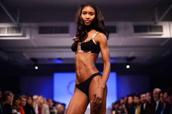 Diminuta y delicada lencería