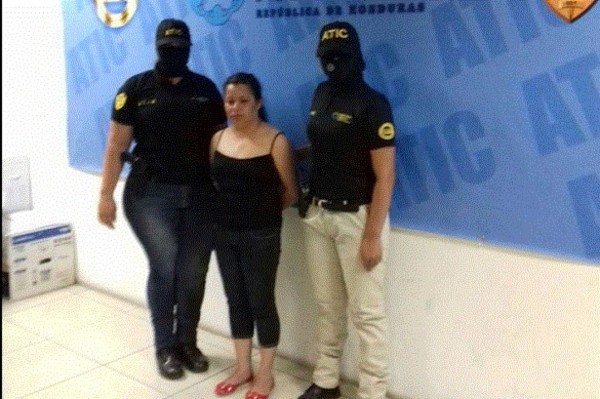 Capturan a hondureña acusada de estafar a 185 familias &nbsp;&nbsp;