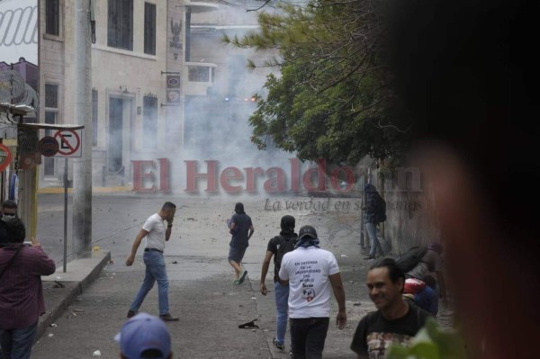 FOTOS: La capital, epicentro de caóticas escenas durante violentas protestas