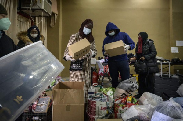 Luto y cenizas: las imágenes tras el incendio más mortífero en 30 años en Nueva York